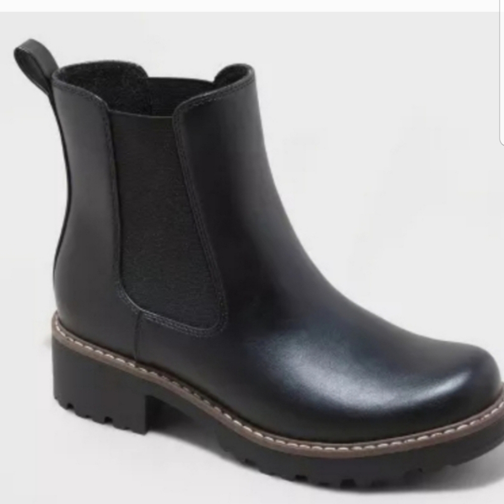 NEW! Celina Water Repellant Chelsea Boots - sz 8.5 NWT 108